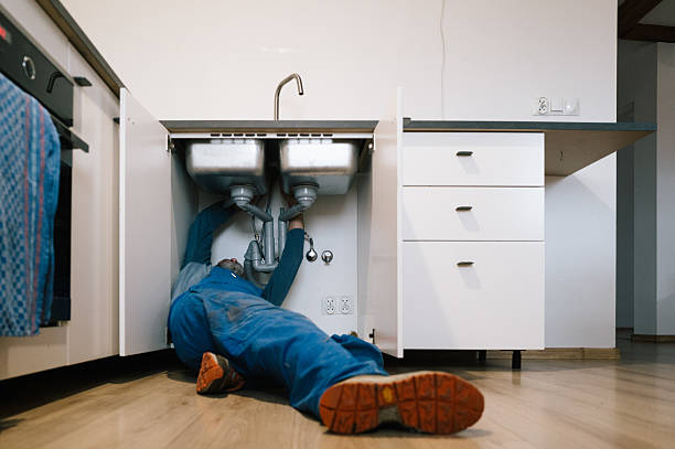 Professional Drain Cleaning technician working in Gillett Grove, IA